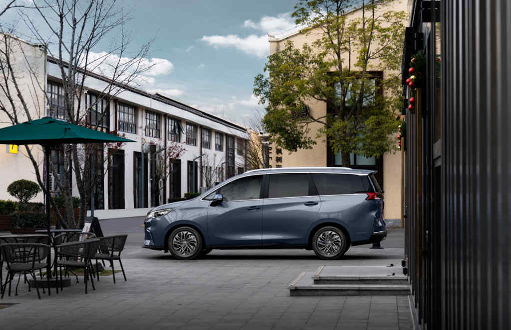 “大通速度”再刷新!上汽大通MAXUS 7月热销17,106台,同比增13% - 第7张 - 提加商用车网 “大通速度”再刷新!上汽大通MAXUS 7月热销17,106台,同比增13% - 第7张