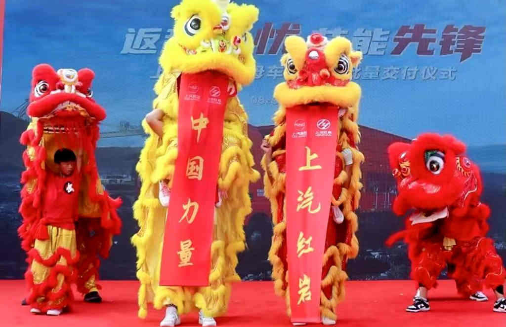 返程无忧 节能先锋 上汽红岩杰虎H6子母车震撼发布 - 第3张 - 提加商用车网 返程无忧 节能先锋 上汽红岩杰虎H6子母车震撼发布 - 第3张