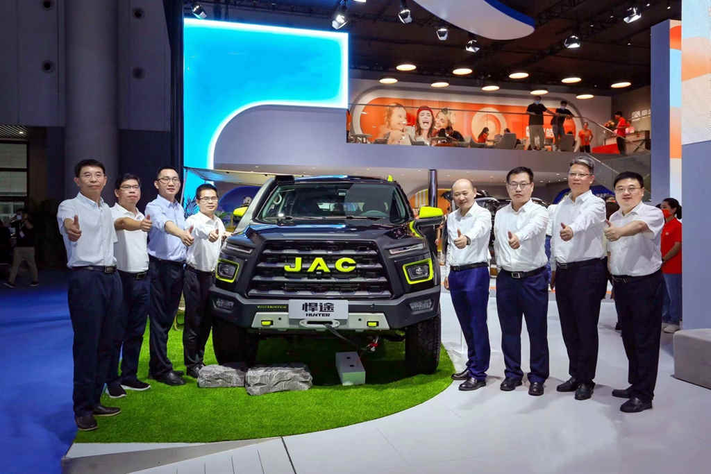 时尚越野皮卡新标杆!悍途绿魔版16.48万元起震撼上市 - 第1张 - 提加商用车网 时尚越野皮卡新标杆!悍途绿魔版16.48万元起震撼上市 - 第1张