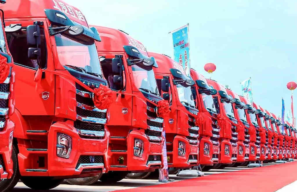 返程无忧 节能先锋 上汽红岩杰虎H6子母车震撼发布 - 第5张 - 提加商用车网 返程无忧 节能先锋 上汽红岩杰虎H6子母车震撼发布 - 第5张