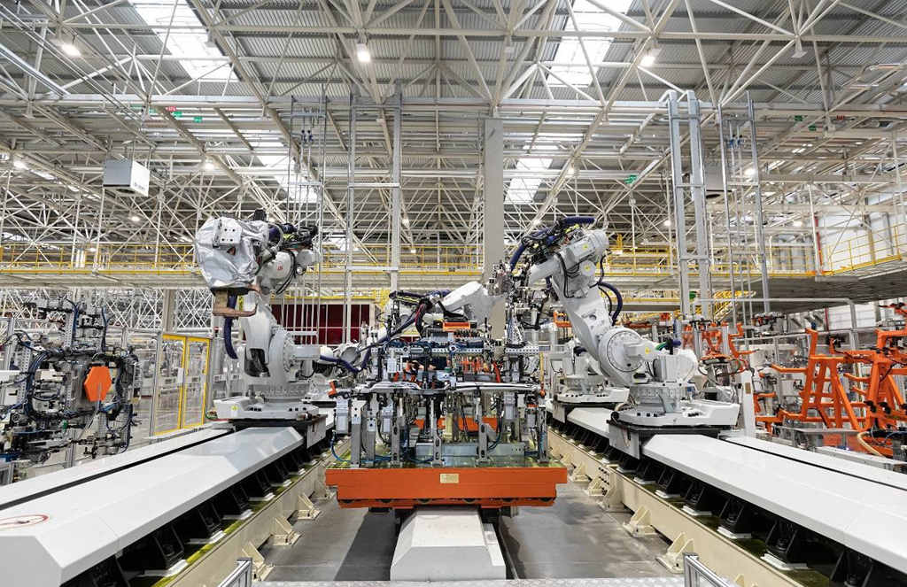 探秘四年争第一的背后!百家媒体参观中国重汽智能网联项目 - 第2张 - 提加商用车网 探秘四年争第一的背后!百家媒体参观中国重汽智能网联项目 - 第2张