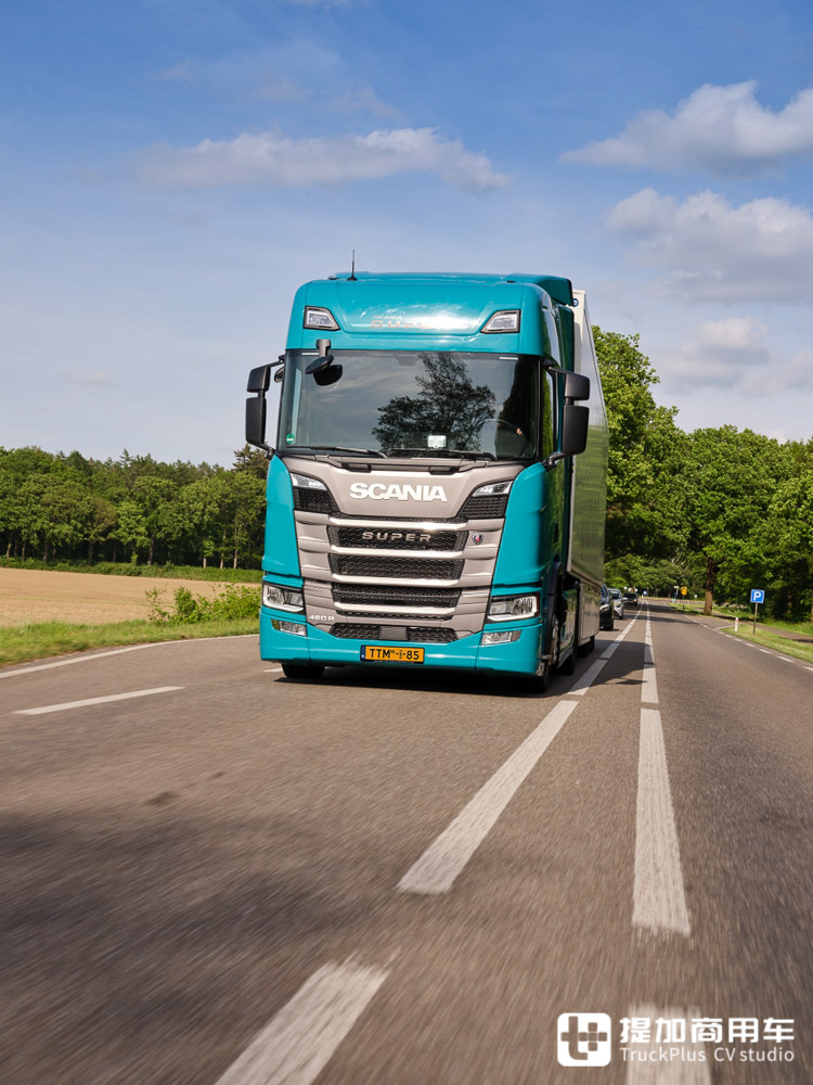 新动力链油耗超低，也许能国产，斯堪尼亚460 R Super超详细实拍解析 - 第1张