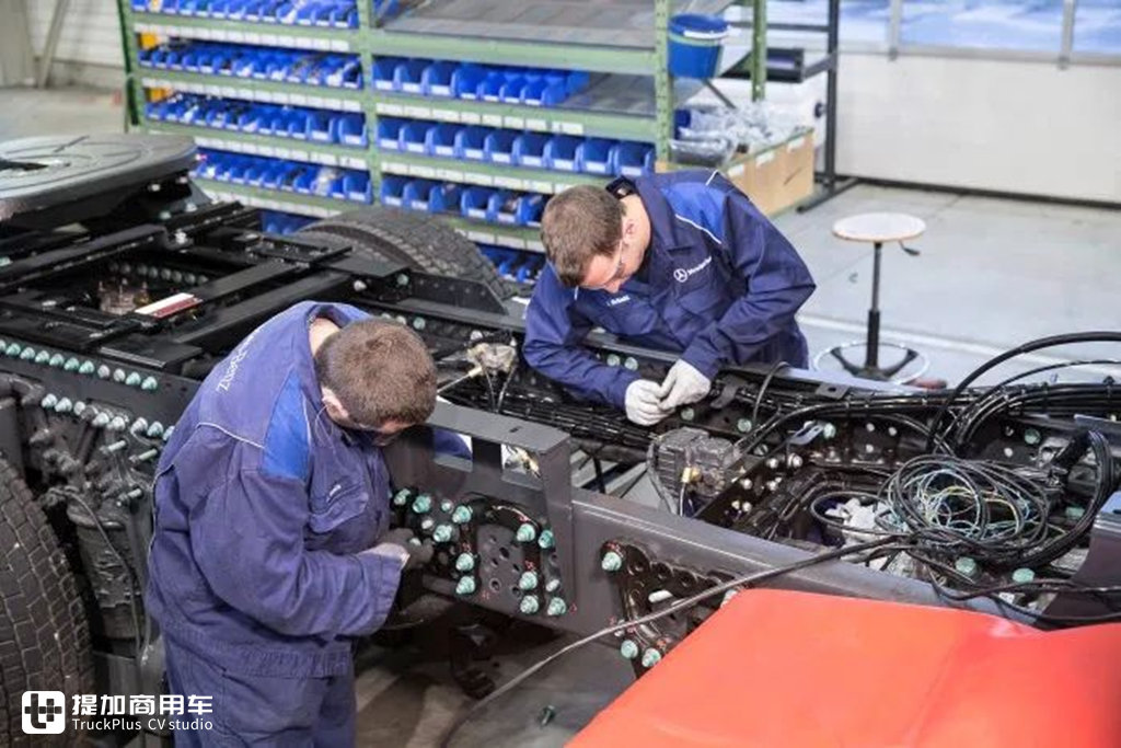 新款即将进入国内,再带你回顾下梅赛德斯-奔驰SLT大件运输车的发展历史 - 第9张 - 提加商用车网 新款即将进入国内,再带你回顾下梅赛德斯-奔驰SLT大件运输车的发展历史 - 第9张