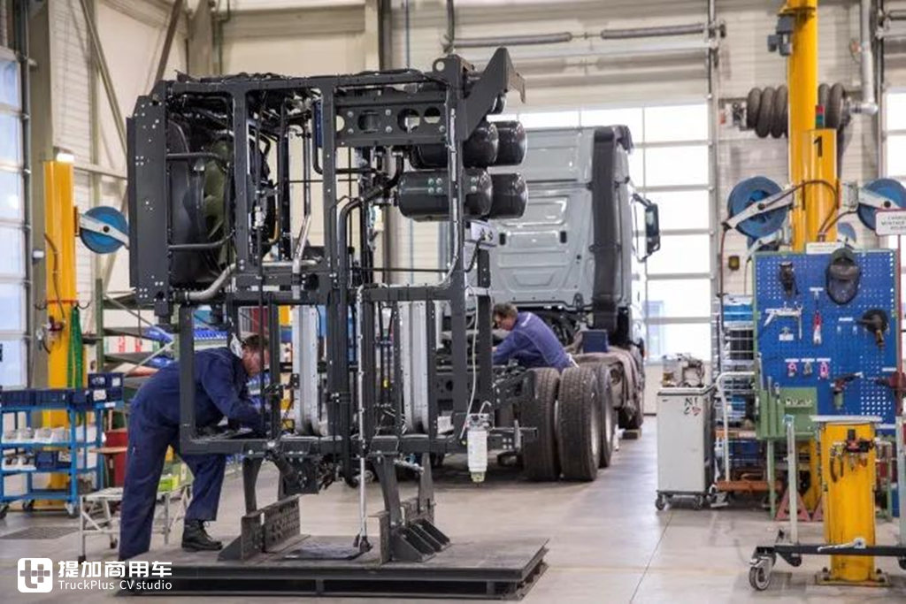 新款即将进入国内,再带你回顾下梅赛德斯-奔驰SLT大件运输车的发展历史 - 第13张 - 提加商用车网 新款即将进入国内,再带你回顾下梅赛德斯-奔驰SLT大件运输车的发展历史 - 第13张