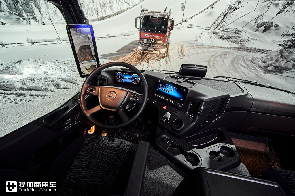 新款即将进入国内,再带你回顾下梅赛德斯-奔驰SLT大件运输车的发展历史 - 第14张 - 提加商用车网 新款即将进入国内,再带你回顾下梅赛德斯-奔驰SLT大件运输车的发展历史 - 第14张