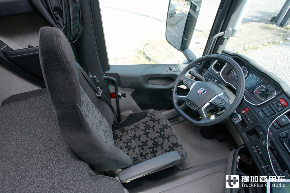 新动力链油耗超低，也许能国产，斯堪尼亚460 R Super超详细实拍解析 - 第17张