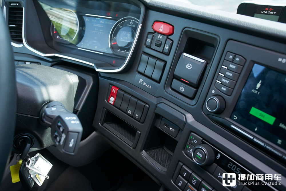 新动力链油耗超低，也许能国产，斯堪尼亚460 R Super超详细实拍解析 - 第18张