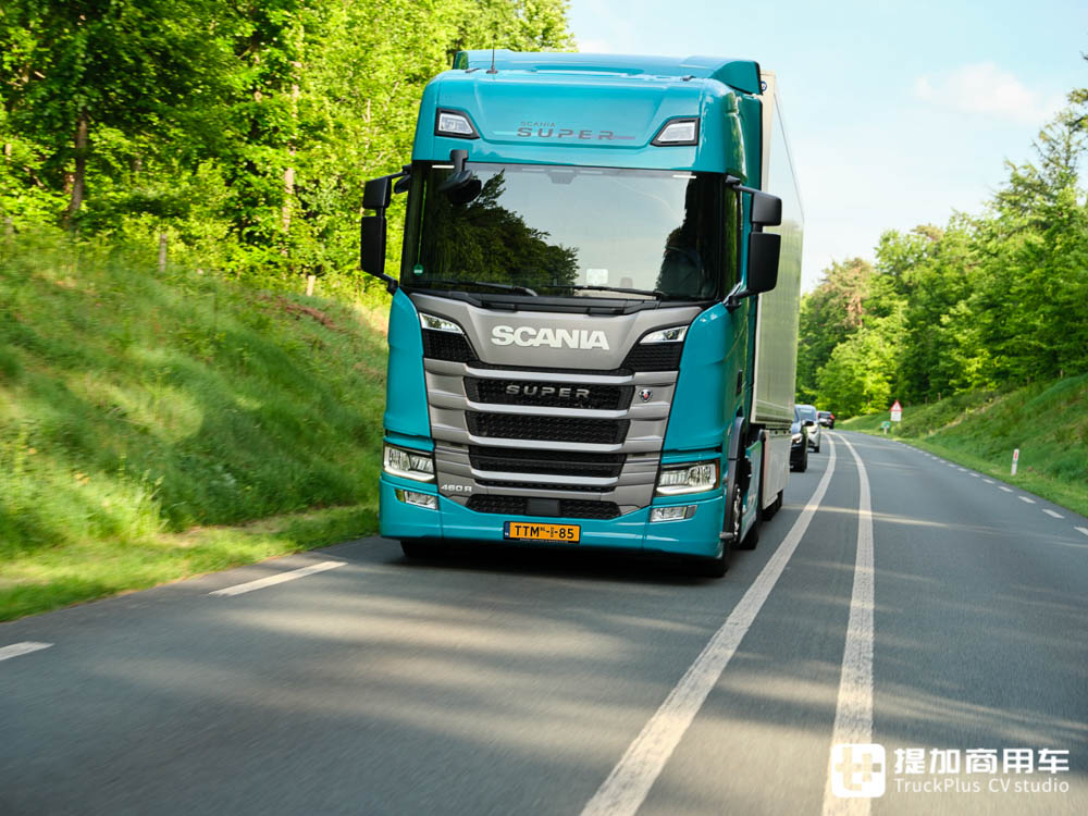 新动力链油耗超低，也许能国产，斯堪尼亚460 R Super超详细实拍解析 - 第2张