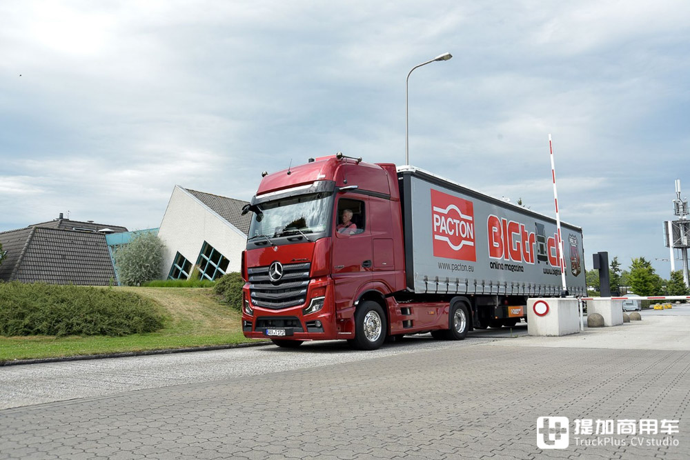 奔驰旗舰卡车力作,Actros L 1863牵引车实拍测试 - 第20张 - 提加商用车网 奔驰旗舰卡车力作,Actros L 1863牵引车实拍测试 - 第20张
