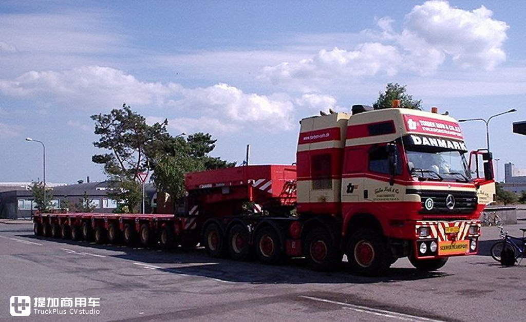 新款即将进入国内,再带你回顾下梅赛德斯-奔驰SLT大件运输车的发展历史 - 第4张 - 提加商用车网 新款即将进入国内,再带你回顾下梅赛德斯-奔驰SLT大件运输车的发展历史 - 第4张
