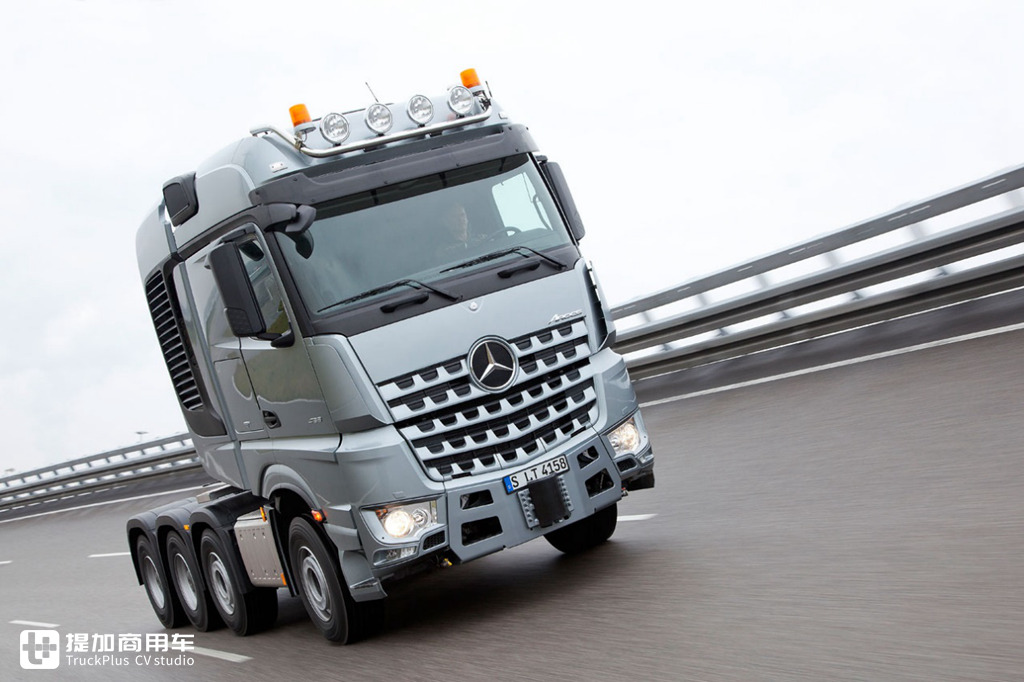 新款即将进入国内,再带你回顾下梅赛德斯-奔驰SLT大件运输车的发展历史 - 第8张 - 提加商用车网 新款即将进入国内,再带你回顾下梅赛德斯-奔驰SLT大件运输车的发展历史 - 第8张