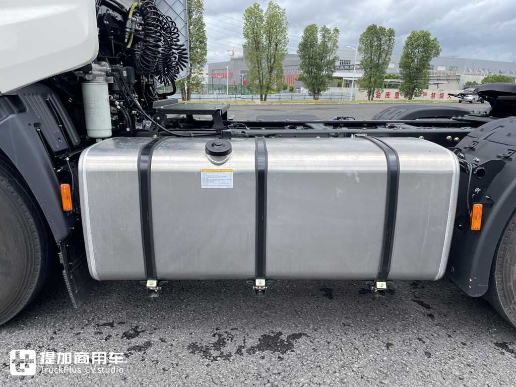 除了东康Z14动力,广汽日野560大马力车型还有哪些升级?实拍带您好好看看 - 第10张 - 提加商用车网 除了东康Z14动力,广汽日野560大马力车型还有哪些升级?实拍带您好好看看 - 第10张