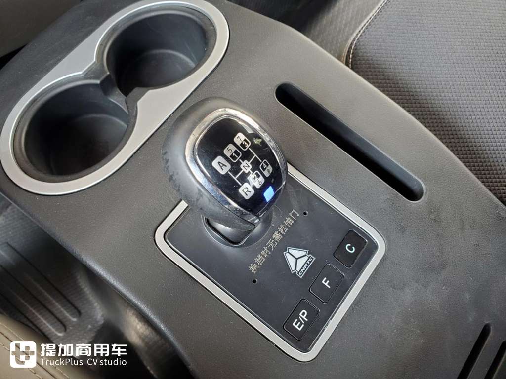 自动挡,还有1.2米卧铺,重汽豪沃最新发布的统帅先锋中卡载货车实拍 - 第17张 - 提加商用车网 自动挡,还有1.2米卧铺,重汽豪沃最新发布的统帅先锋中卡载货车实拍 - 第17张