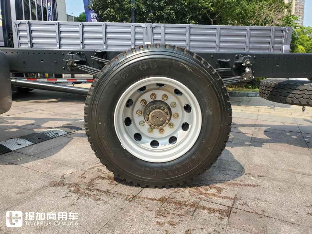 自动挡,还有1.2米卧铺,重汽豪沃最新发布的统帅先锋中卡载货车实拍 - 第18张 - 提加商用车网 自动挡,还有1.2米卧铺,重汽豪沃最新发布的统帅先锋中卡载货车实拍 - 第18张