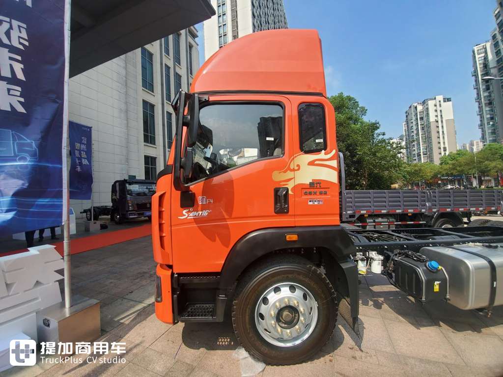 自动挡,还有1.2米卧铺,重汽豪沃最新发布的统帅先锋中卡载货车实拍 - 第2张 - 提加商用车网 自动挡,还有1.2米卧铺,重汽豪沃最新发布的统帅先锋中卡载货车实拍 - 第2张