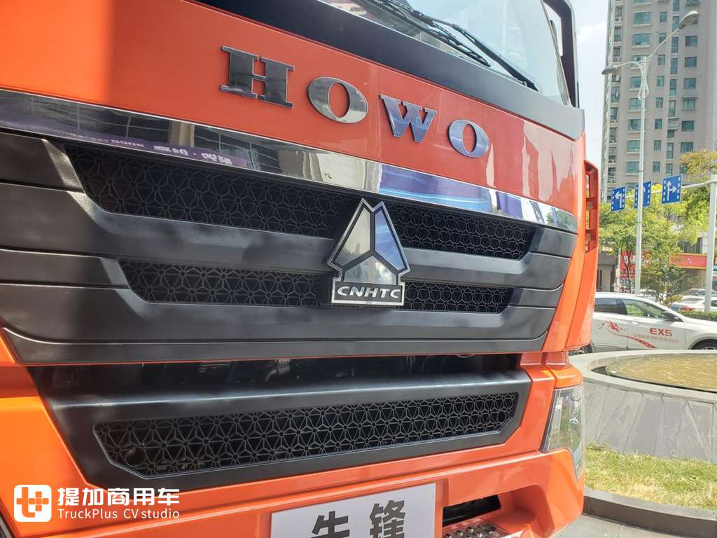 自动挡,还有1.2米卧铺,重汽豪沃最新发布的统帅先锋中卡载货车实拍 - 第4张 - 提加商用车网 自动挡,还有1.2米卧铺,重汽豪沃最新发布的统帅先锋中卡载货车实拍 - 第4张