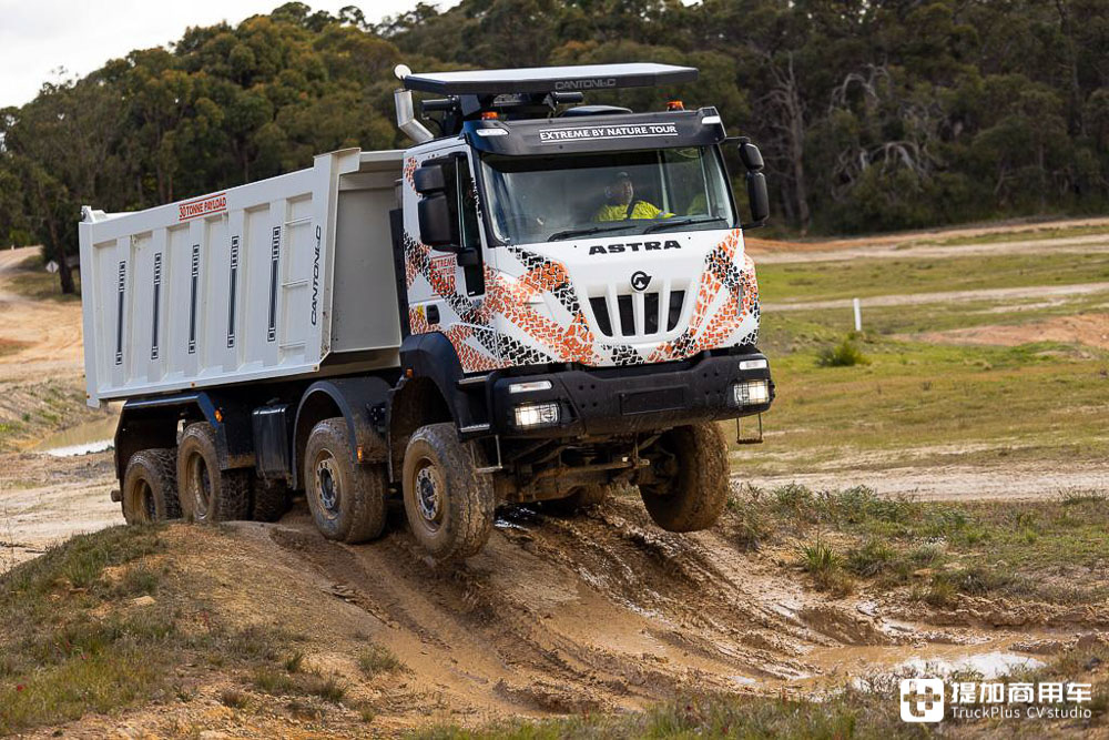 硬核越野卡车,依维柯旗下的专业卡车改装品牌,意大利Astra HD9自卸车实拍