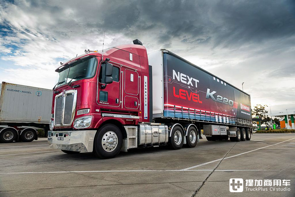 美式平头卡车最强演绎，肯沃斯K220实拍评测