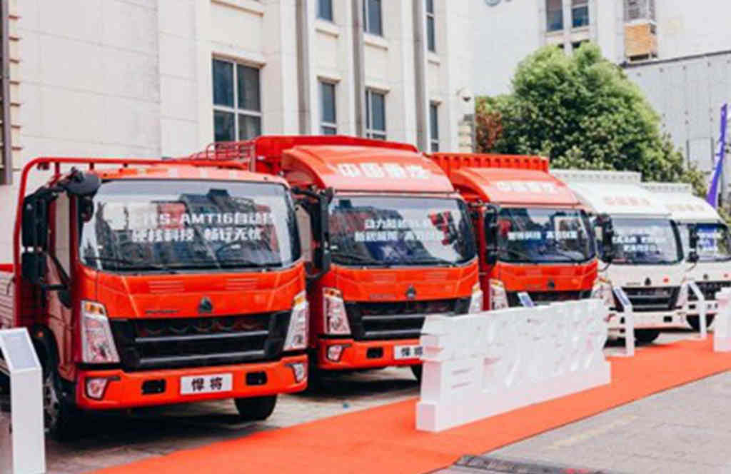 中国重汽HOWO轻卡创富版首创高效SCR路线 让城市配送更赚钱