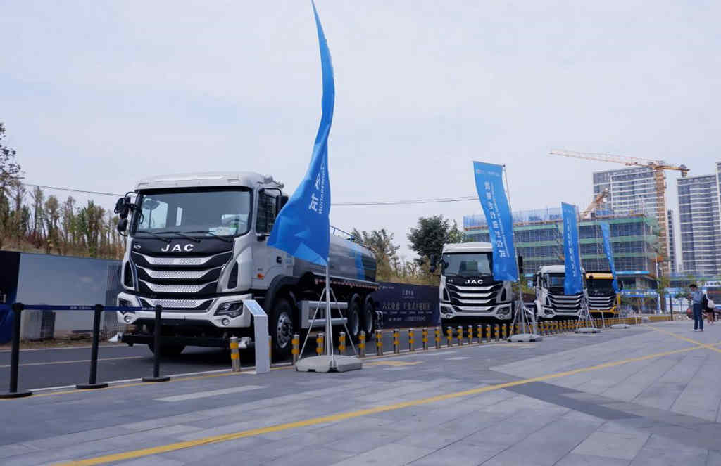 聚力发展智能化新能源环卫生态，江汽集团与劲旅环境战略合作签约