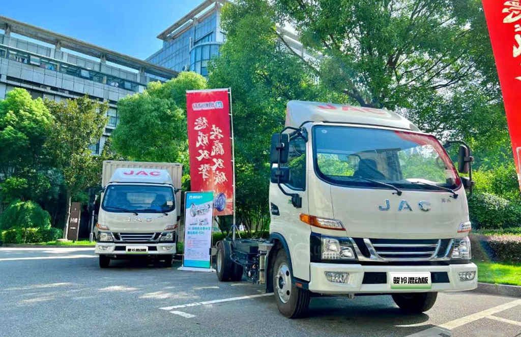 领跑混动赛道 江淮1卡骏铃聚宝盆超长续航1000公里!