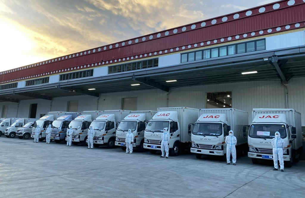 助力拉萨疫情防控、物资保障 江淮1卡骏铃批量交付11台 - 第1张