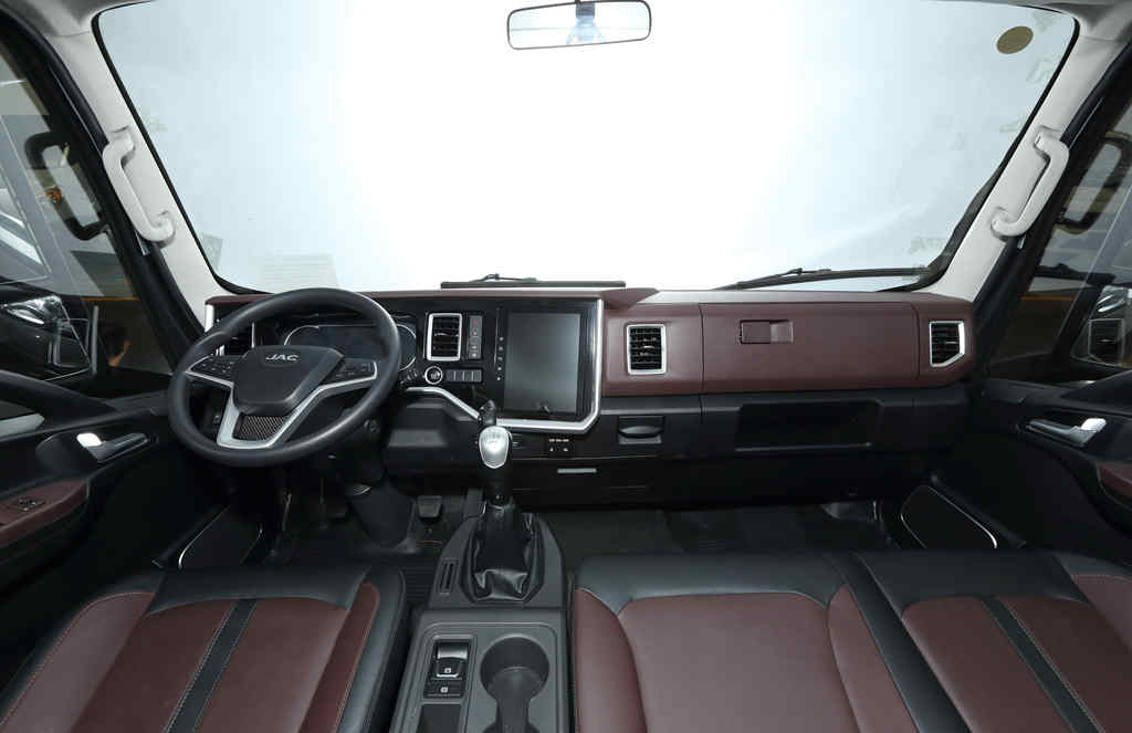 卡友第二起居室 江淮1卡帅铃宽帅王更智能的家 - 第2张 - 提加商用车网 卡友第二起居室 江淮1卡帅铃宽帅王更智能的家 - 第2张