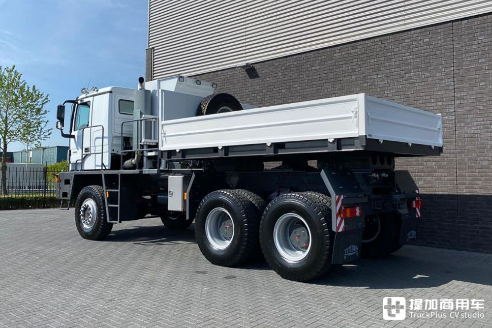 油田用的特种越野卡车,轮胎足有一人高,德国泰坦Z55-609 F 6x6卡车实拍 - 第10张 - 提加商用车网 油田用的特种越野卡车,轮胎足有一人高,德国泰坦Z55-609 F 6x6卡车实拍 - 第10张