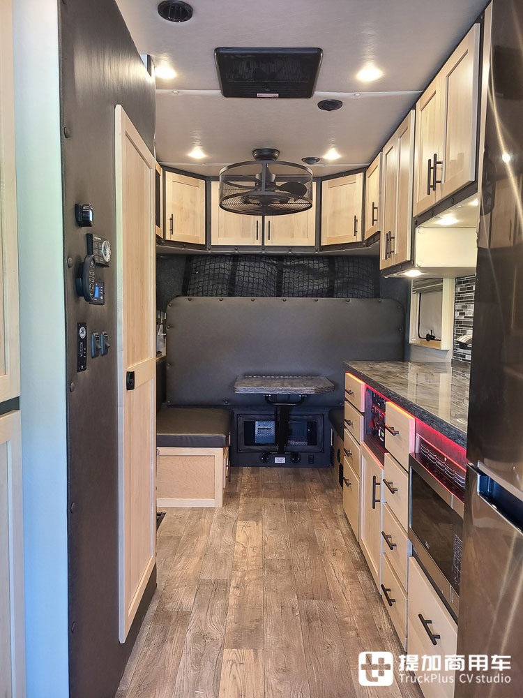 把别墅搬到卡车上,超长生活舱的肯沃斯T880重卡实拍 - 第12张 - 提加商用车网 把别墅搬到卡车上,超长生活舱的肯沃斯T880重卡实拍 - 第12张