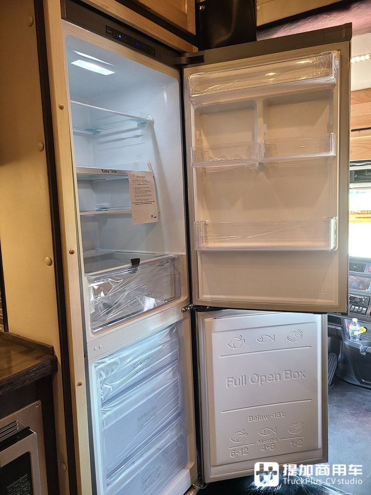 把别墅搬到卡车上,超长生活舱的肯沃斯T880重卡实拍 - 第13张 - 提加商用车网 把别墅搬到卡车上,超长生活舱的肯沃斯T880重卡实拍 - 第13张