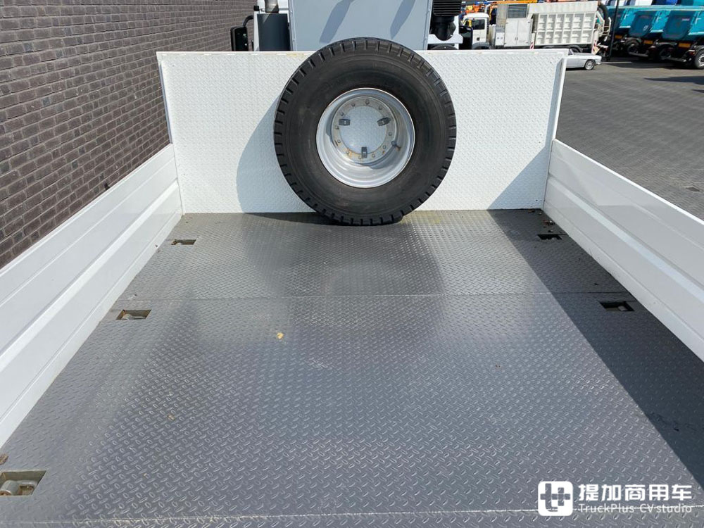 油田用的特种越野卡车,轮胎足有一人高,德国泰坦Z55-609 F 6x6卡车实拍 - 第14张 - 提加商用车网 油田用的特种越野卡车,轮胎足有一人高,德国泰坦Z55-609 F 6x6卡车实拍 - 第14张