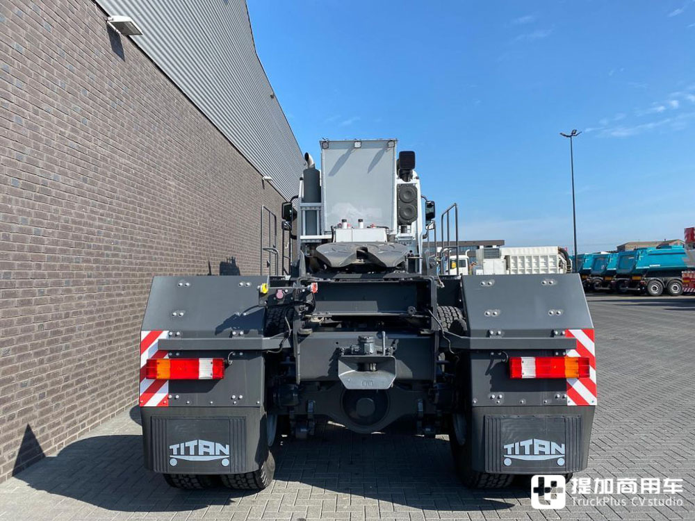 油田用的特种越野卡车,轮胎足有一人高,德国泰坦Z55-609 F 6x6卡车实拍 - 第16张 - 提加商用车网 油田用的特种越野卡车,轮胎足有一人高,德国泰坦Z55-609 F 6x6卡车实拍 - 第16张