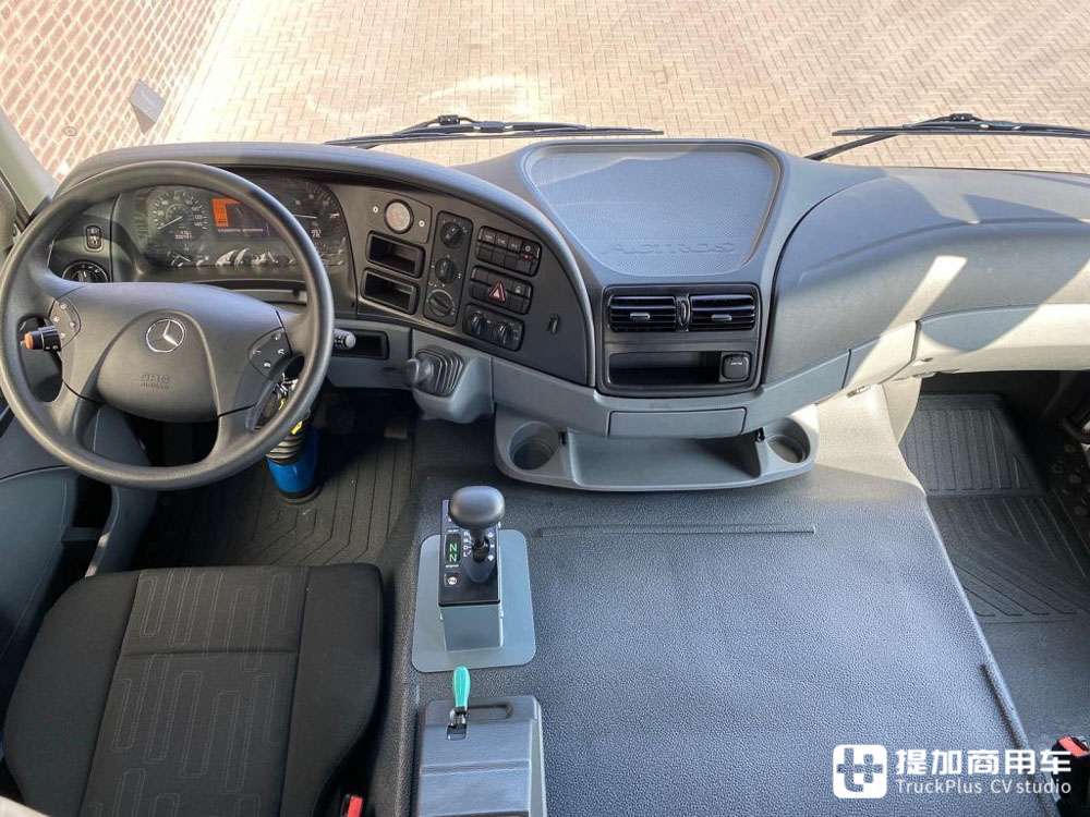 油田用的特种越野卡车,轮胎足有一人高,德国泰坦Z55-609 F 6x6卡车实拍 - 第17张 - 提加商用车网 油田用的特种越野卡车,轮胎足有一人高,德国泰坦Z55-609 F 6x6卡车实拍 - 第17张