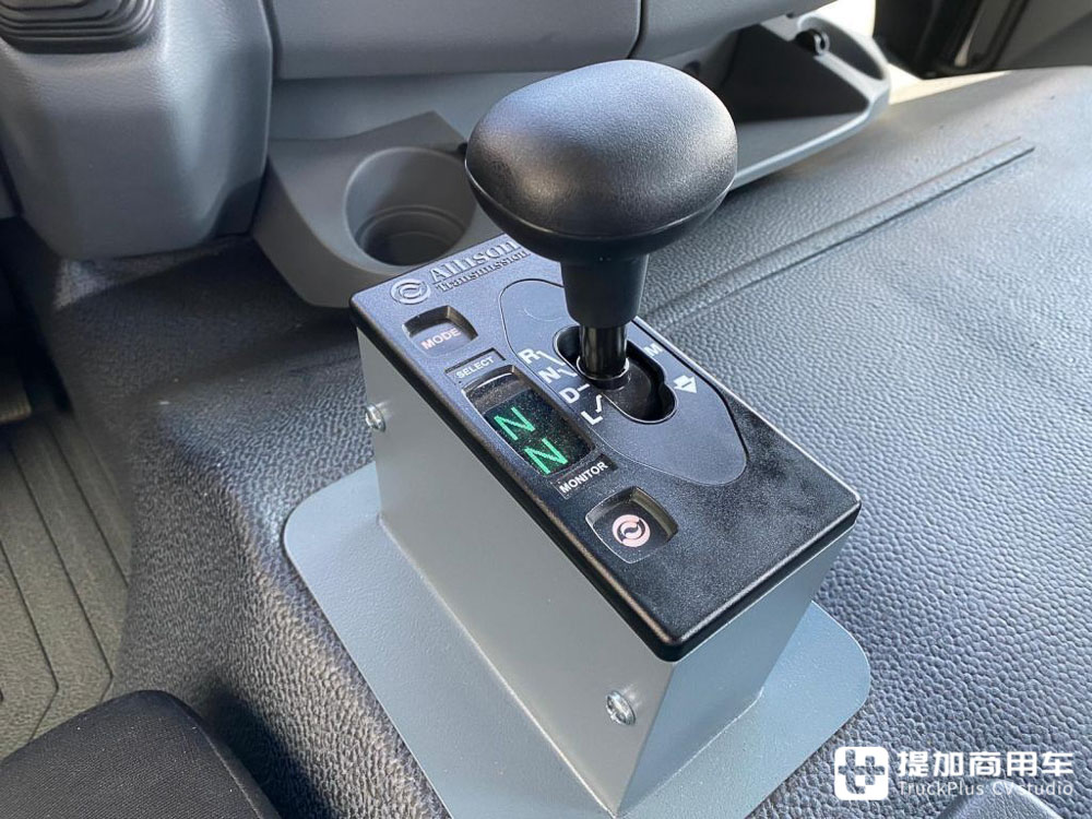 油田用的特种越野卡车,轮胎足有一人高,德国泰坦Z55-609 F 6x6卡车实拍 - 第19张 - 提加商用车网 油田用的特种越野卡车,轮胎足有一人高,德国泰坦Z55-609 F 6x6卡车实拍 - 第19张