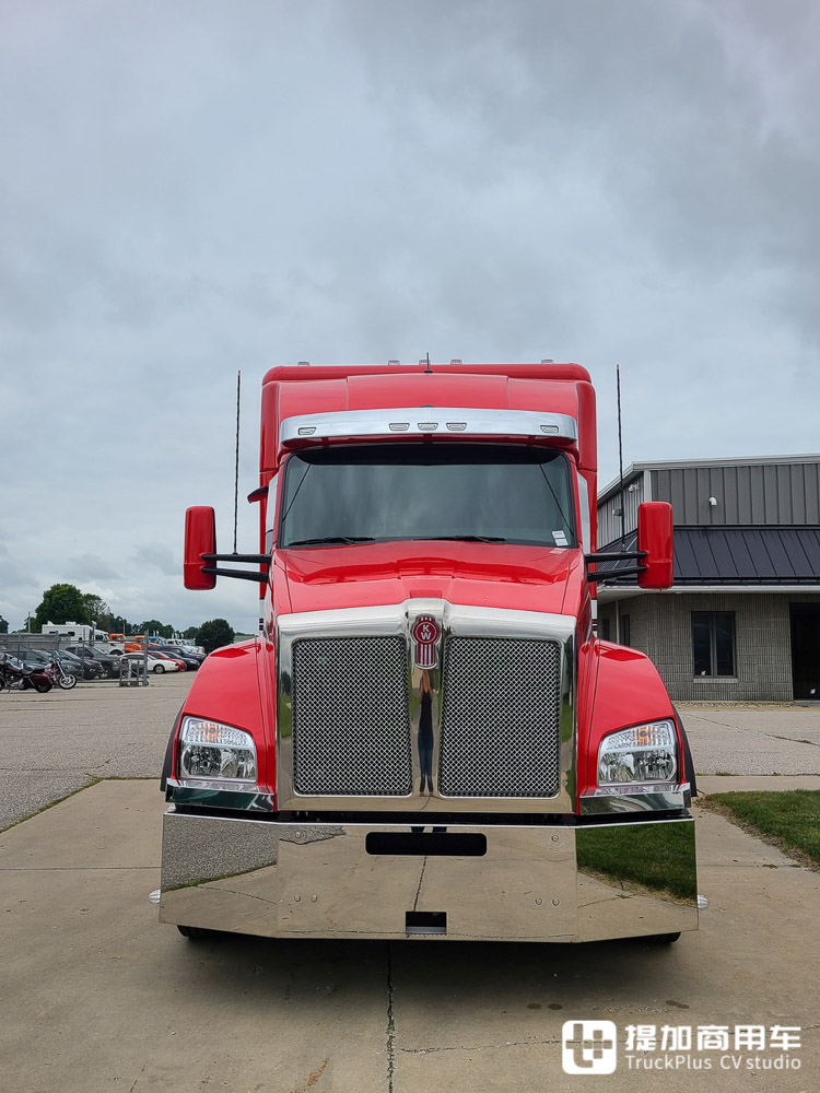 把别墅搬到卡车上,超长生活舱的肯沃斯T880重卡实拍 - 第2张 - 提加商用车网 把别墅搬到卡车上,超长生活舱的肯沃斯T880重卡实拍 - 第2张