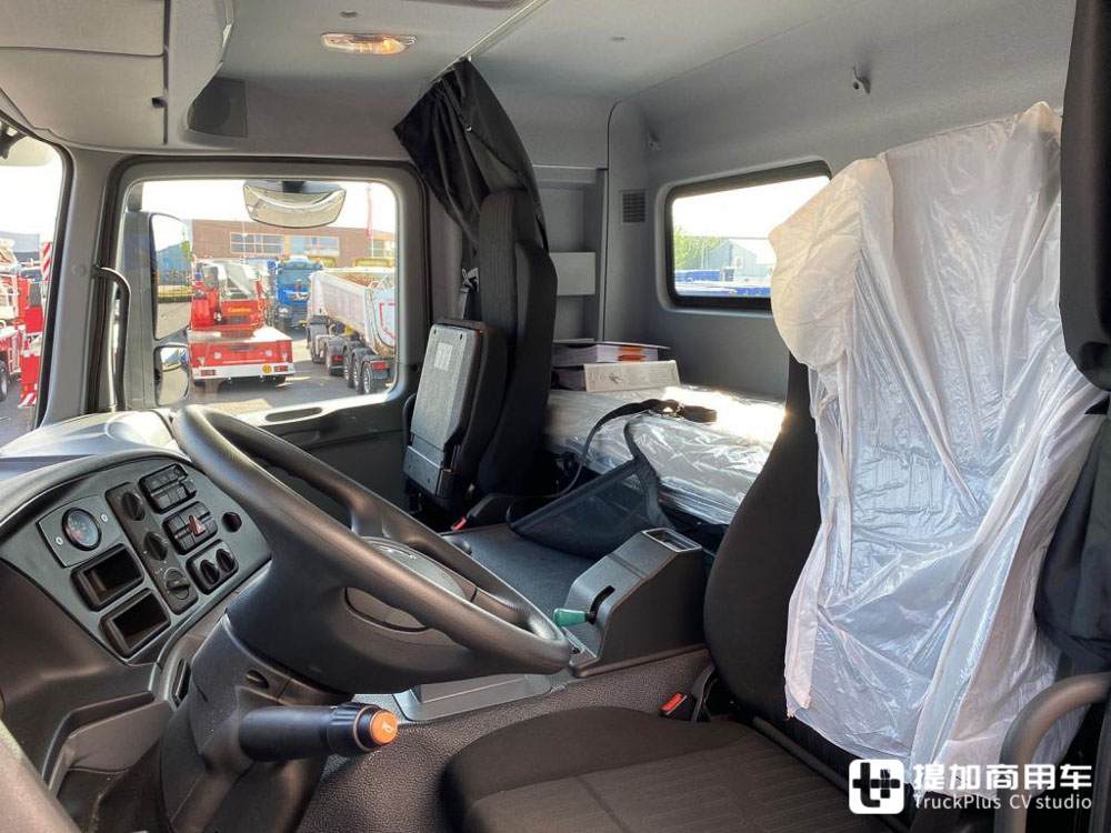 油田用的特种越野卡车,轮胎足有一人高,德国泰坦Z55-609 F 6x6卡车实拍 - 第21张 - 提加商用车网 油田用的特种越野卡车,轮胎足有一人高,德国泰坦Z55-609 F 6x6卡车实拍 - 第21张