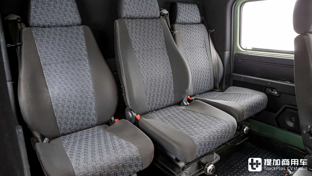 暴力美学的集大成之作,俄罗斯玩家的爆改乌拉尔4320 6x6军卡实拍 - 第23张 - 提加商用车网 暴力美学的集大成之作,俄罗斯玩家的爆改乌拉尔4320 6x6军卡实拍 - 第23张