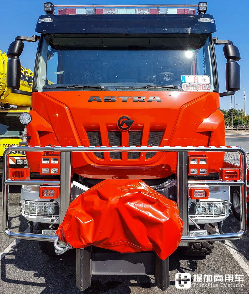 国内见不到的阿斯特拉卡车,安普改装的Astra HD9 8854 8x8重型清障车实拍 - 第3张 - 提加商用车网 国内见不到的阿斯特拉卡车,安普改装的Astra HD9 8854 8x8重型清障车实拍 - 第3张