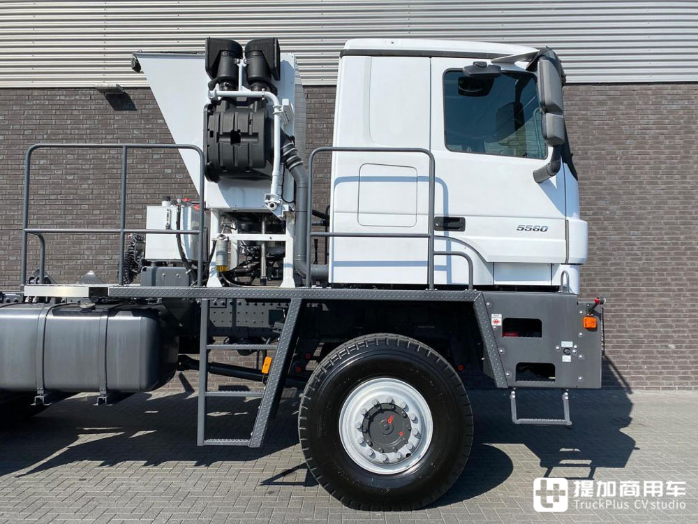 油田用的特种越野卡车,轮胎足有一人高,德国泰坦Z55-609 F 6x6卡车实拍 - 第6张 - 提加商用车网 油田用的特种越野卡车,轮胎足有一人高,德国泰坦Z55-609 F 6x6卡车实拍 - 第6张