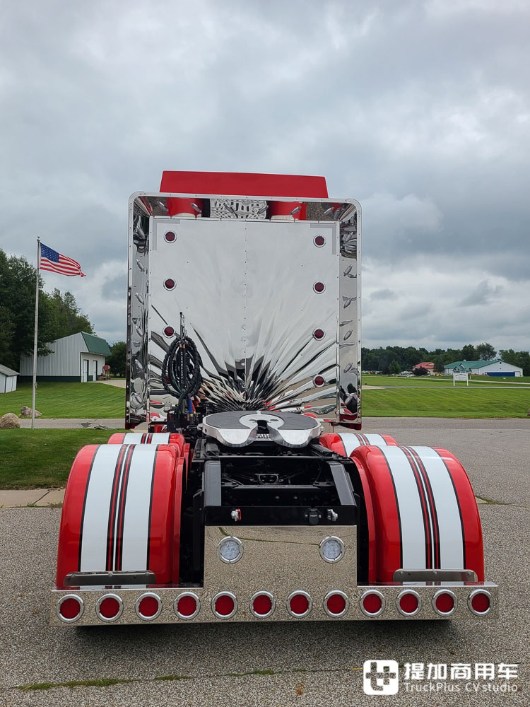 把别墅搬到卡车上,超长生活舱的肯沃斯T880重卡实拍 - 第9张 - 提加商用车网 把别墅搬到卡车上,超长生活舱的肯沃斯T880重卡实拍 - 第9张