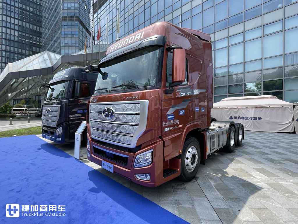 铠甲前脸焕新升级,做工品质不输同级欧洲车型,新一代现代创虎牵引车实拍 - 第1张 - 提加商用车网 铠甲前脸焕新升级,做工品质不输同级欧洲车型,新一代现代创虎牵引车实拍 - 第1张