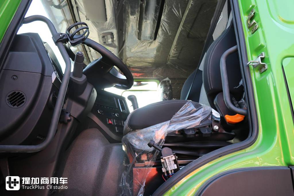 从豪沃7进化而来,带你看重汽成都推出的豪沃V7-X自卸车 - 第10张 - 提加商用车网 从豪沃7进化而来,带你看重汽成都推出的豪沃V7-X自卸车 - 第10张