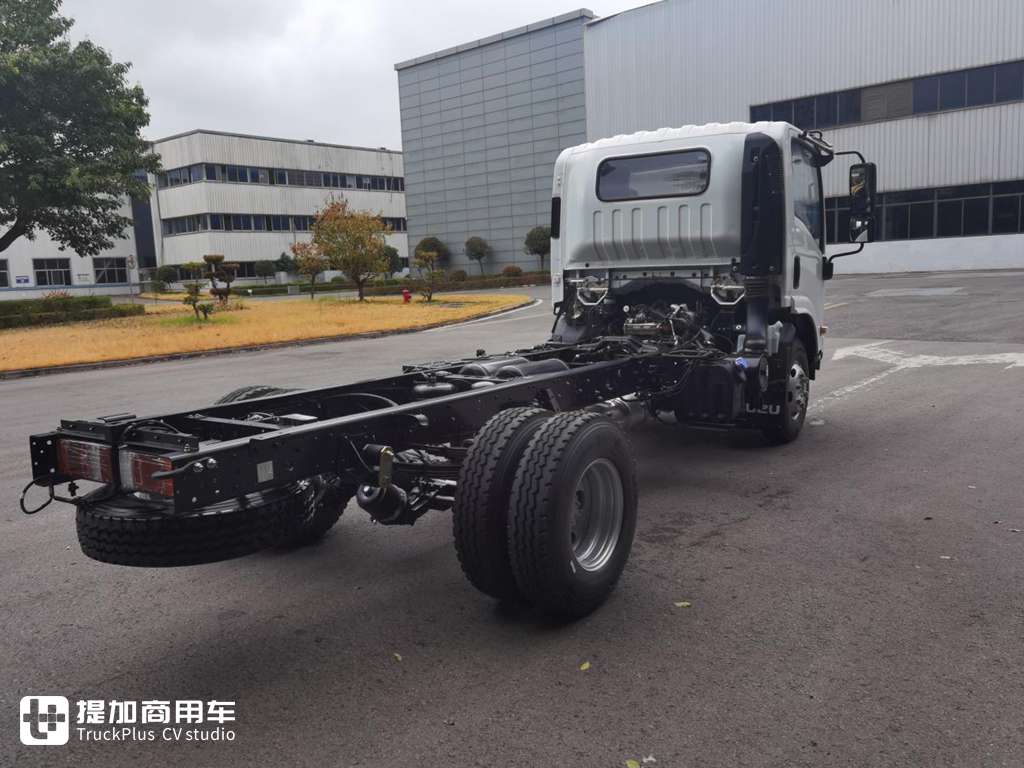 品质再上一层楼,庆铃五十铃M600自动挡车型实拍评测 - 第6张 - 提加商用车网 品质再上一层楼,庆铃五十铃M600自动挡车型实拍评测 - 第6张
