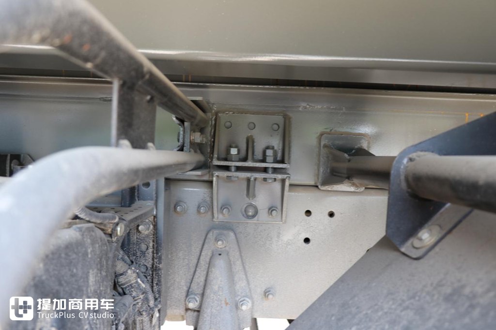 从豪沃7进化而来,带你看重汽成都推出的豪沃V7-X自卸车 - 第20张 - 提加商用车网 从豪沃7进化而来,带你看重汽成都推出的豪沃V7-X自卸车 - 第20张