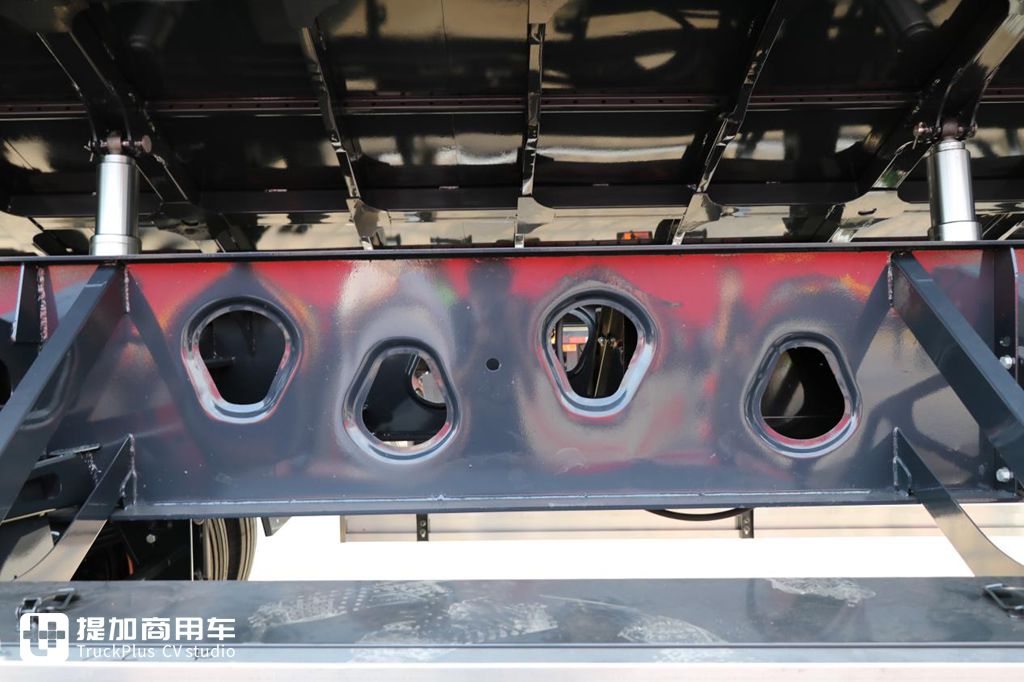 售价6.9万的侧翻自卸挂车,锣响卡友牌的第二款力作,实拍带你看看值得买吗 - 第3张 - 提加商用车网 售价6.9万的侧翻自卸挂车,锣响卡友牌的第二款力作,实拍带你看看值得买吗 - 第3张
