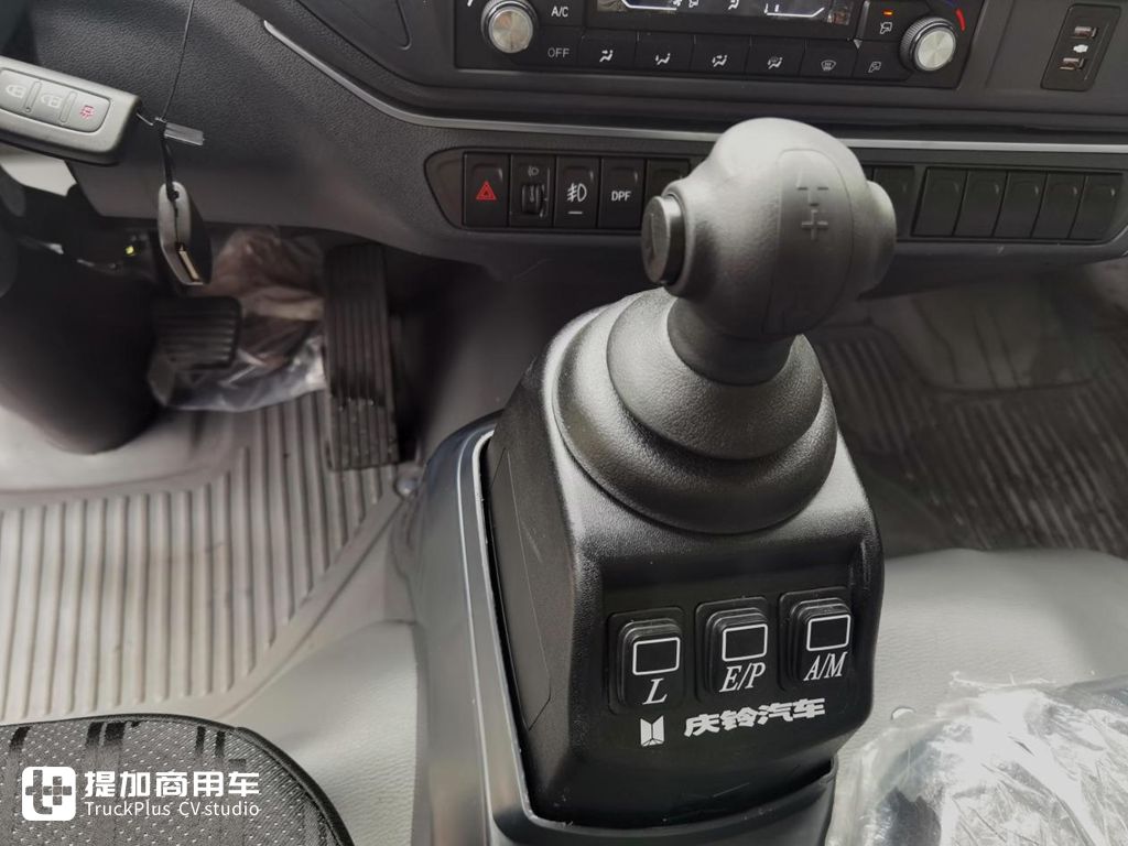 品质再上一层楼,庆铃五十铃M600自动挡车型实拍评测 - 第4张 - 提加商用车网 品质再上一层楼,庆铃五十铃M600自动挡车型实拍评测 - 第4张