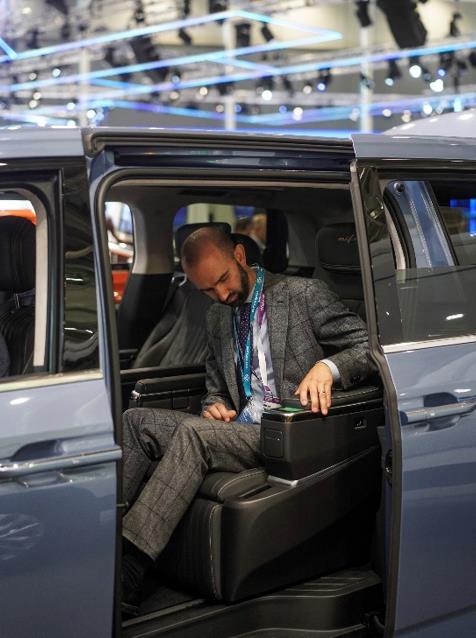 “中国智造”在欧洲“0的突破” 上汽大通MAXUS高端新能源产品MIFA 9、T90 EV欧洲上市 - 第3张 - 提加商用车网 “中国智造”在欧洲“0的突破” 上汽大通MAXUS高端新能源产品MIFA 9、T90 EV欧洲上市 - 第3张