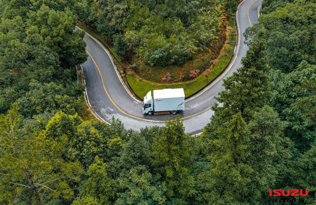 江西五十铃翼放EC 2.5轻卡即将上市 新车亮点抢先看 - 第4张 - 提加商用车网 江西五十铃翼放EC 2.5轻卡即将上市 新车亮点抢先看 - 第4张