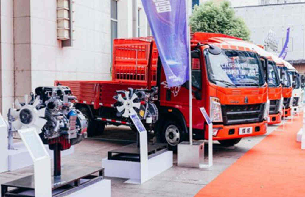 中国重汽HOWO轻卡创富版首创高效SCR路线 让城市配送更赚钱 - 第3张