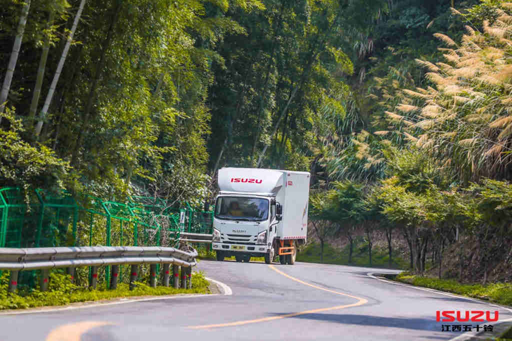 缓解驾驶疲劳,江西五十铃翼放轻卡舒适“满分” - 第1张 - 提加商用车网 缓解驾驶疲劳,江西五十铃翼放轻卡舒适“满分” - 第1张